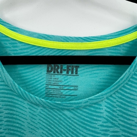 Nike Dri Fit Loose Fit Short Sleeve Ladies Medium - Picture 3 of 3